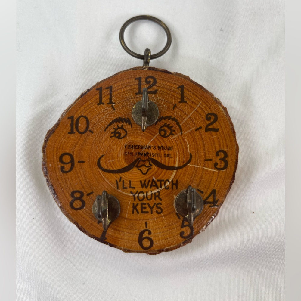 ⭐️Vintage Kitschy San Francisco, Fisherman’s Wharf, Key Hanger 3" Wood